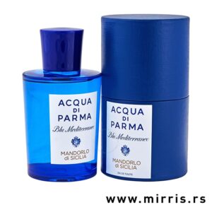 Plava bočica parfema Acqua di Parma Blu Mediterraneo Mandorlo di Sicilia pored originalne kutije