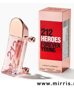 Roze bočica parfema Carolina Herrera 212 Heroes Forever Young pored originalne kutije
