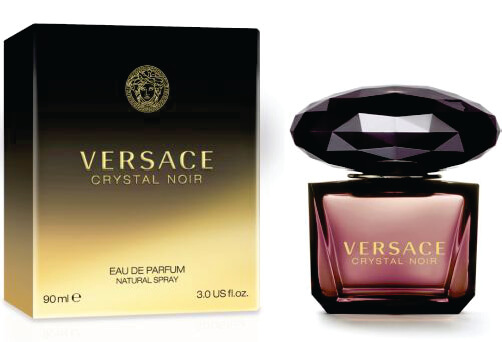 Bočica ženskog parfema Versace Crystal Noir pored kutije